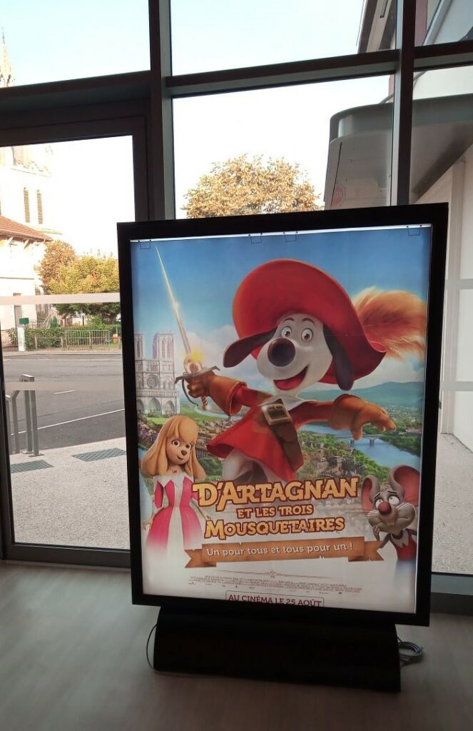 Panneau d'affichage publicitaire pour espaces de loisirs, cinémas