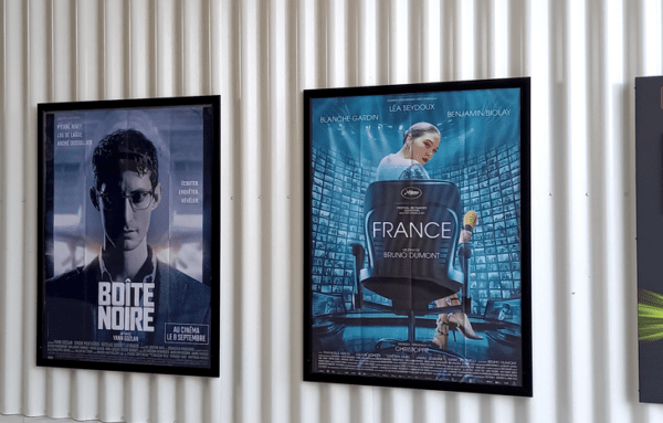 panneau affichage publicitaire cinema